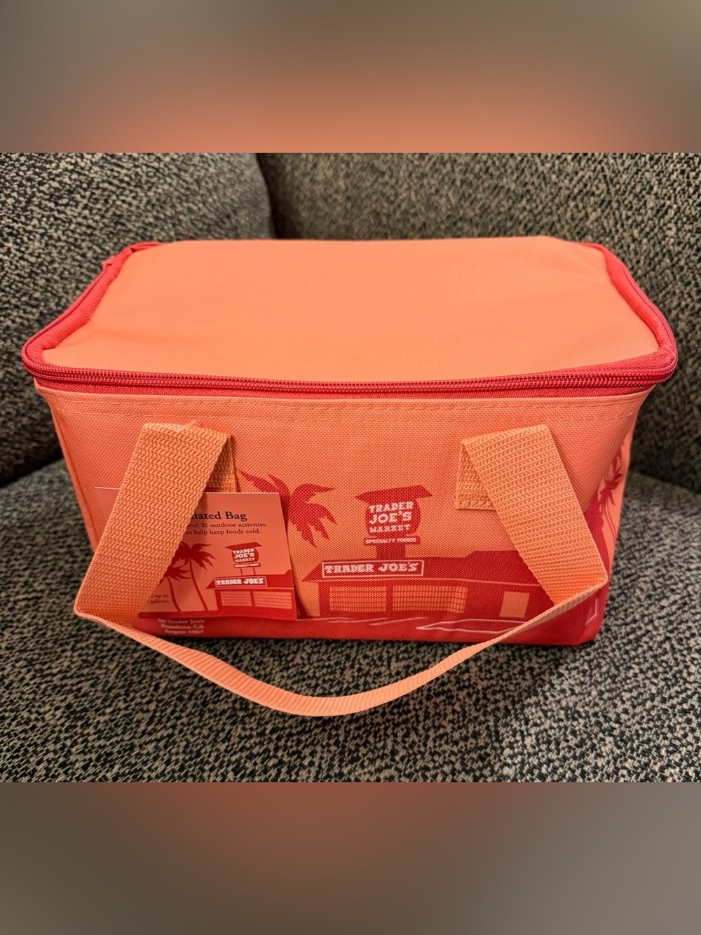 Trader Joe’s Mini Insulated Summer Lunch Bags
MULTIPLE COLORS AVAILABLE - Picture 4 of 8